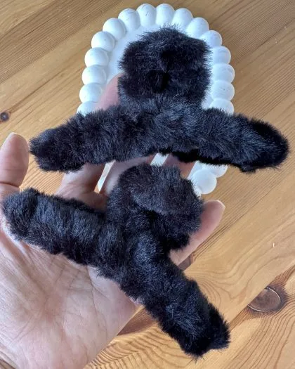 SİYAH PELUS MANDAL