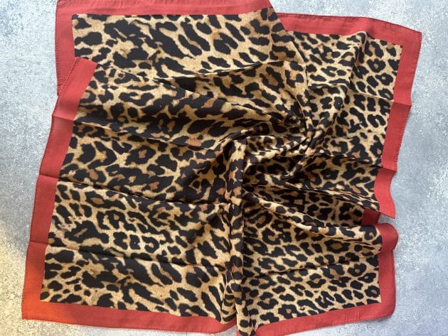 50*50 LEOPARLI BANDANA FULAR