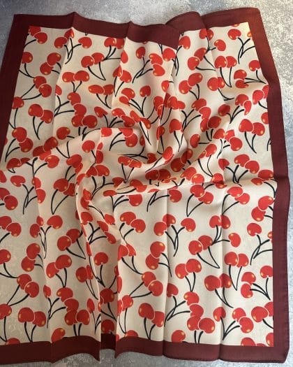 50*50 KİRAZLI BANDANA FULAR