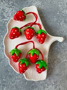 ÇİLEK LASTİK TOKA